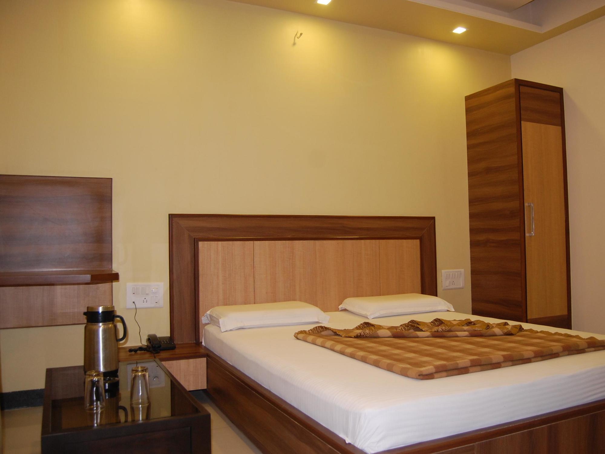 Hotel Shyam Villa Mount Abu Buitenkant foto